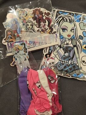 🌴♡Monster High Party Decorations Set - Pink, Purple, Blue, White, Black